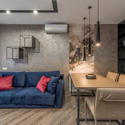 دوبلكس 430 متر ، نصف تشطيب ، ارضى منخفض ٢٢٠ م ، ارضى ٢١٠ متر ، حديقه ١٦٠ متر فى الحى الخامس